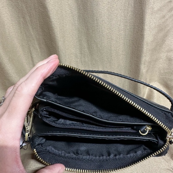 Calvin Klein crocodile pattern clutch with handle - Picture 3 of 4